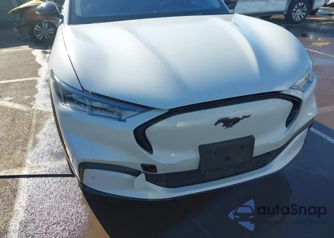 2021 Ford Mustang Mach-E Premium z USA, uszkodzony, nr VIN 3FMTK3SU2MMA01948